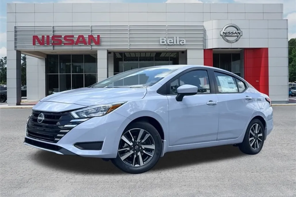 2025 Nissan Versa 1.6 SV photo 1