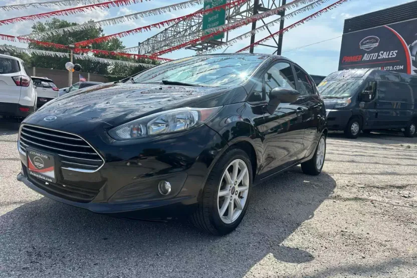 2017 Ford Fiesta SE photo 1