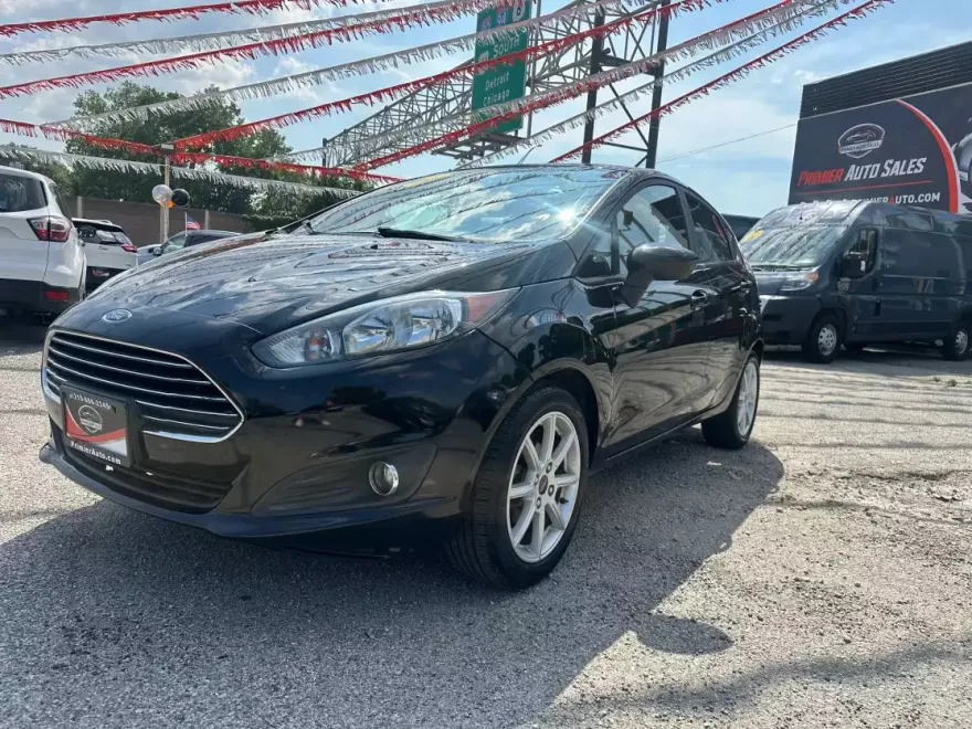 2017 Ford Fiesta SE photo 1