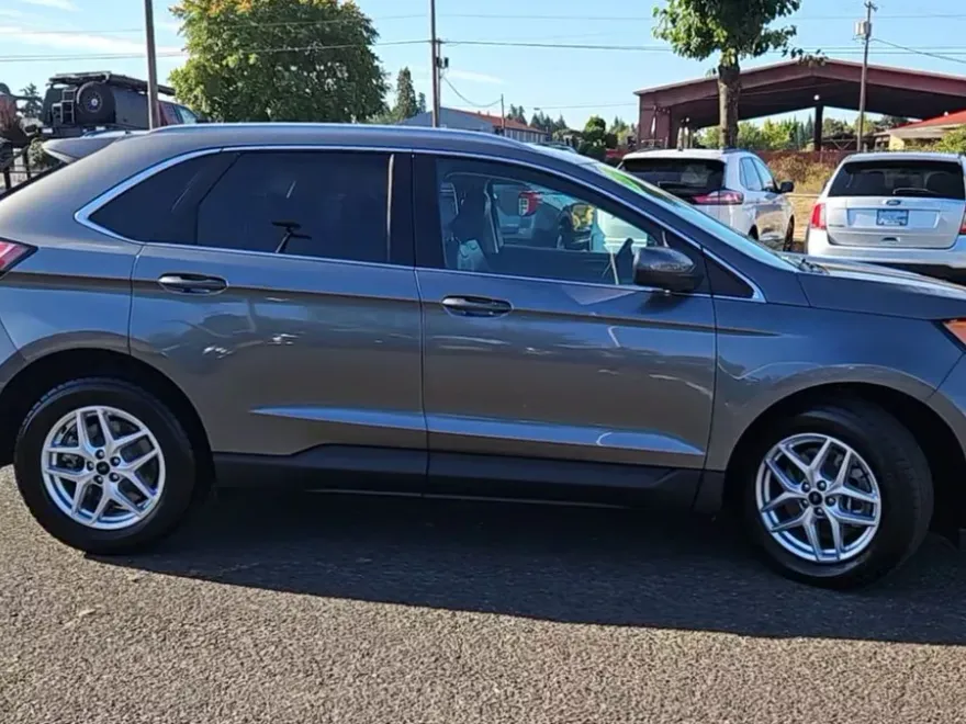 2023 Ford Edge SEL photo 1