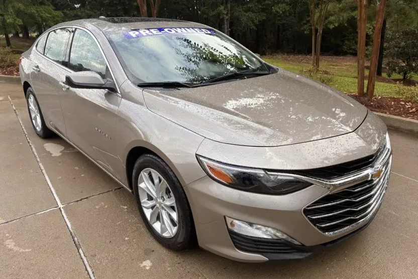 2024 Chevrolet Malibu 1LT photo 1