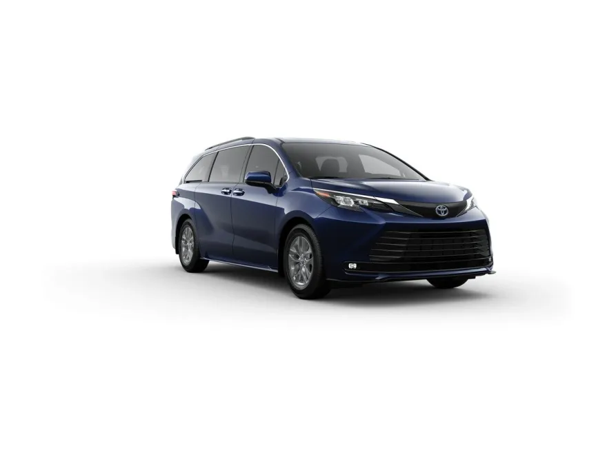 2025 Toyota Sienna XLE photo 14