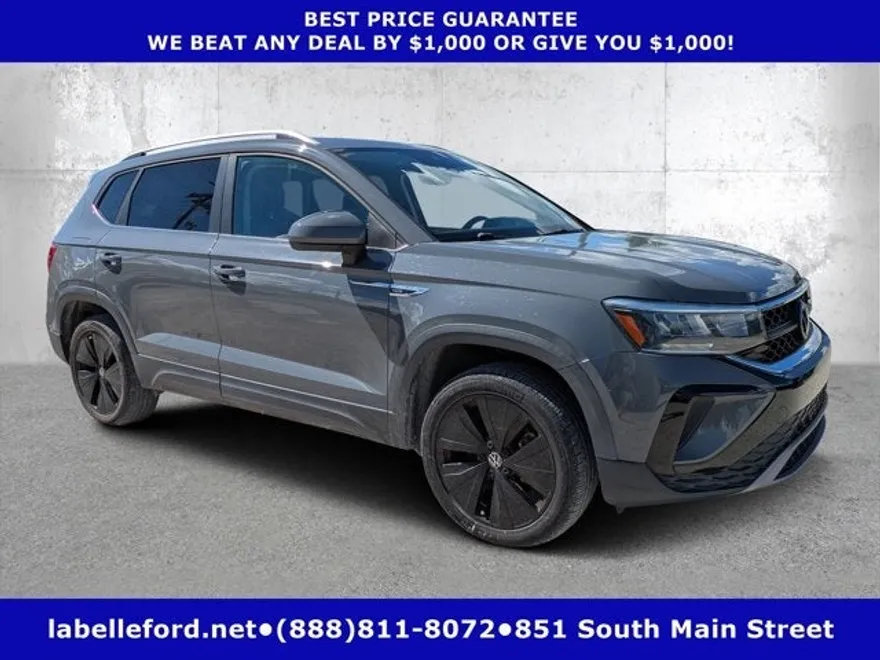 2022 Volkswagen Taos SE photo 1