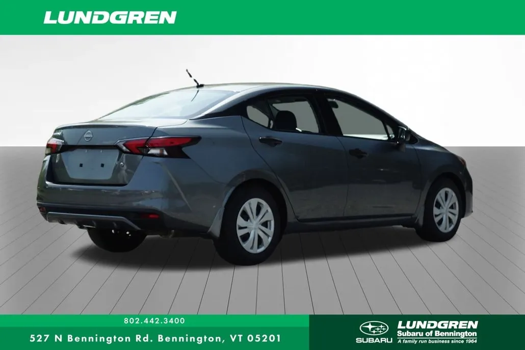 2023 Nissan Versa 1.6 S photo 1