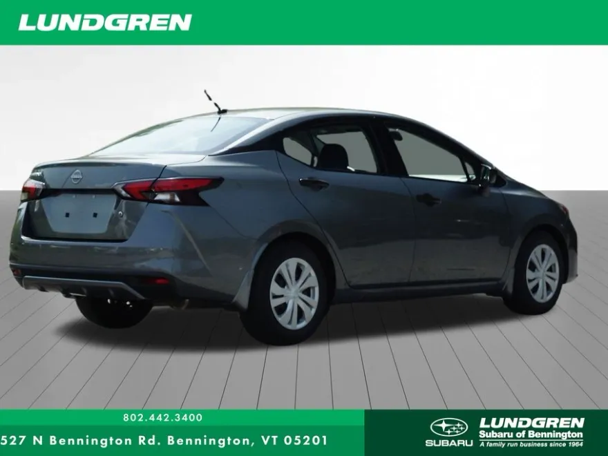 2023 Nissan Versa 1.6 S photo 1
