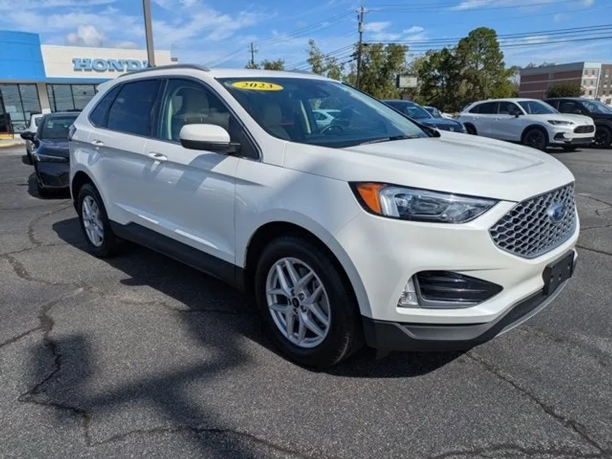 2023 Ford Edge SEL photo 1