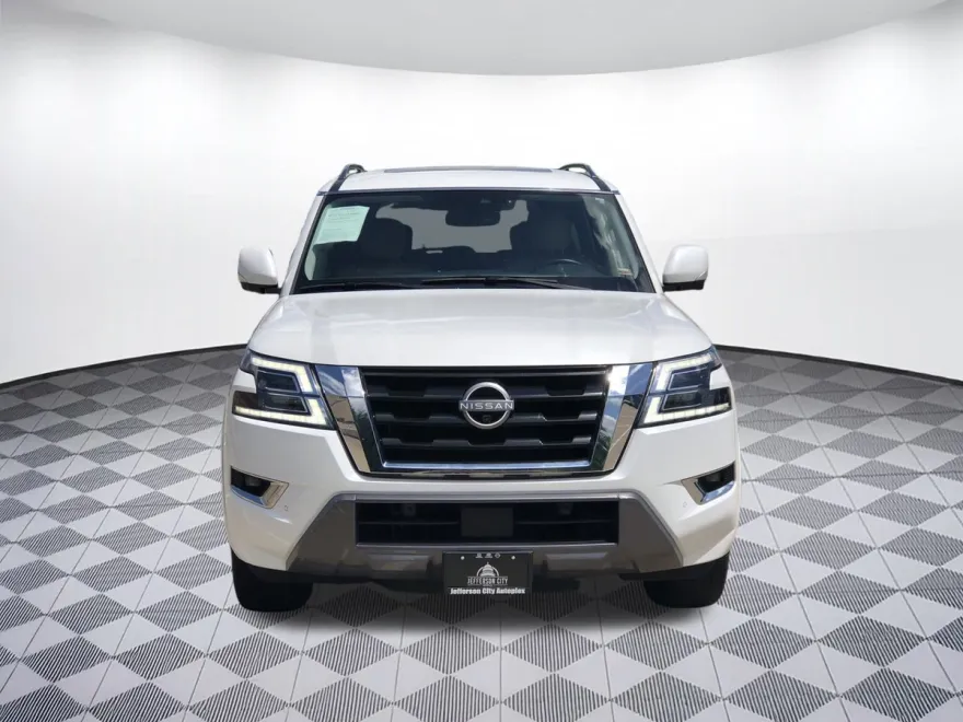 2023 Nissan Armada SL photo 1