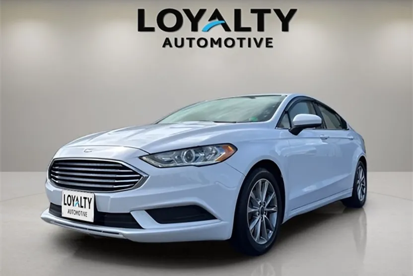 2017 Ford Fusion SE photo 1