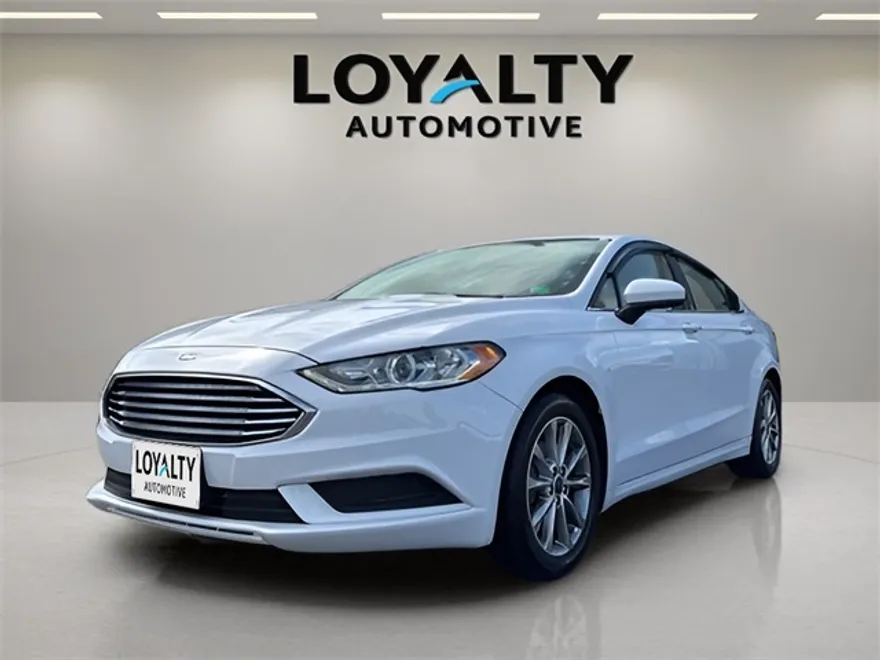 2017 Ford Fusion SE photo 1
