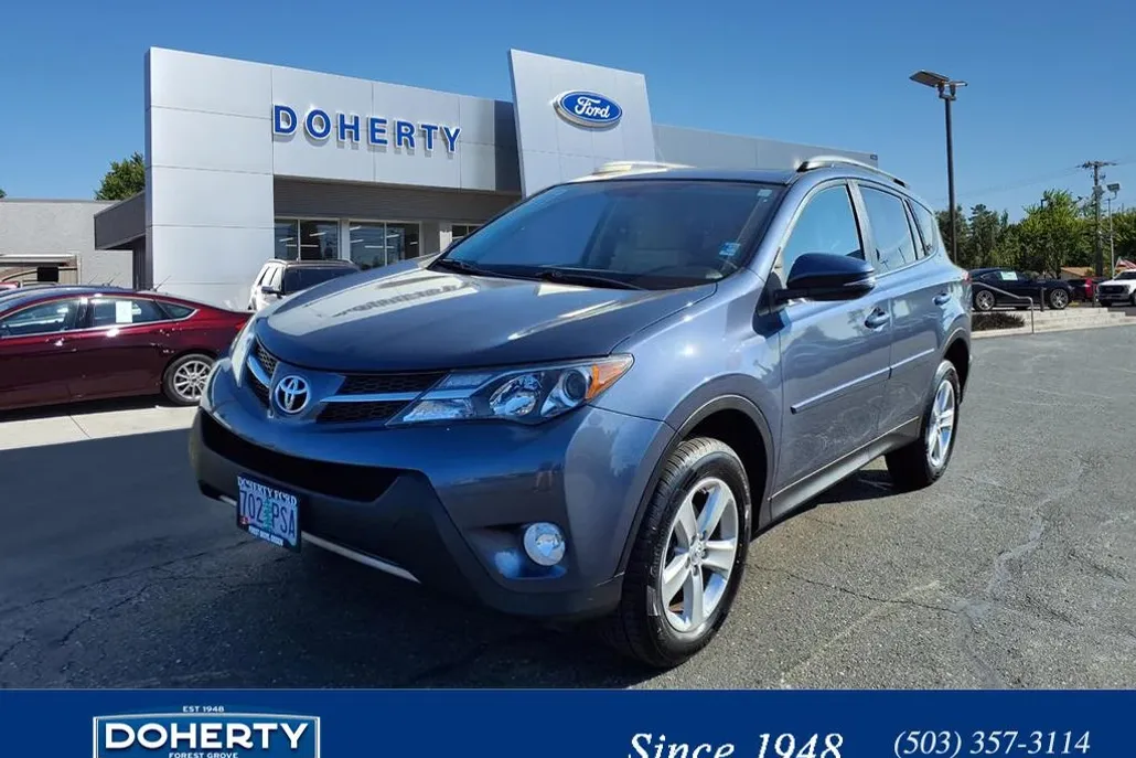 2013 Toyota RAV4 XLE photo 1