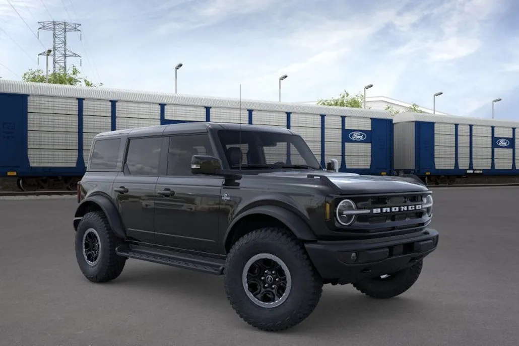 2025 Ford Bronco Outer Banks photo 1