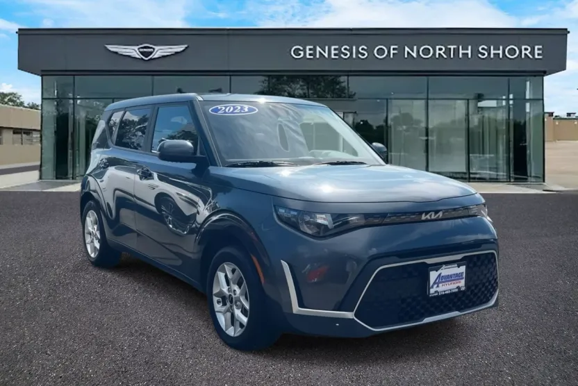 2023 Kia Soul LX photo 1