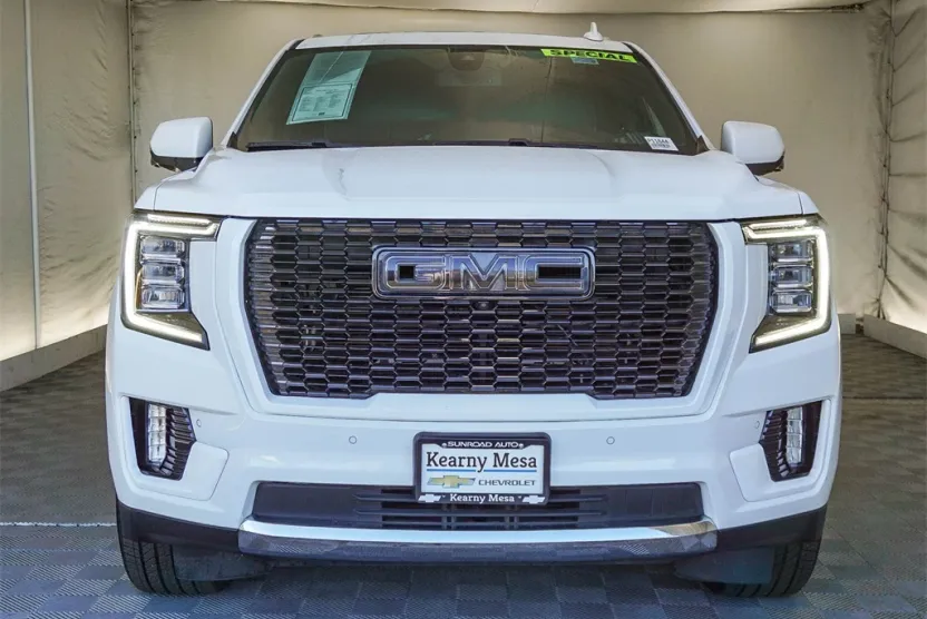 2022 Gmc Yukon SLT photo 1