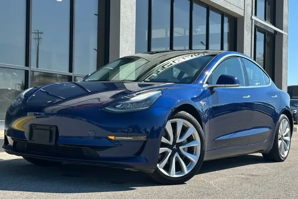 2018 Tesla Model 3 Long Range photo 1