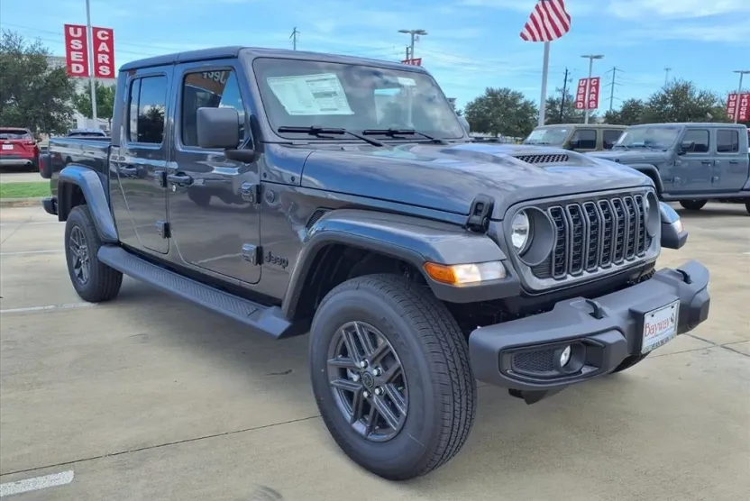 2025 Jeep Gladiator Sport S photo 1