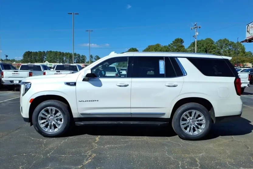 2023 Gmc Yukon SLT photo 1