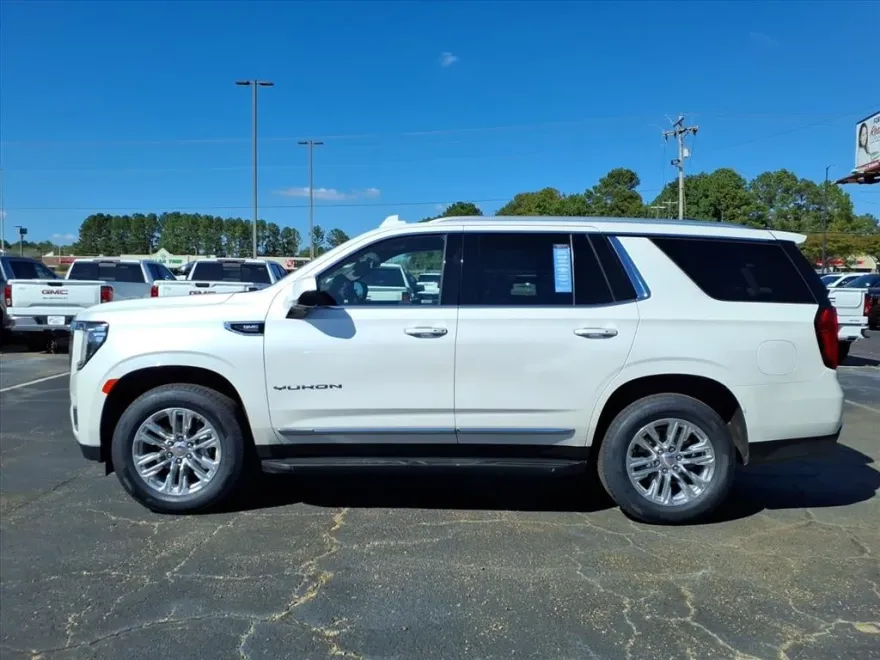 2023 Gmc Yukon SLT photo 1