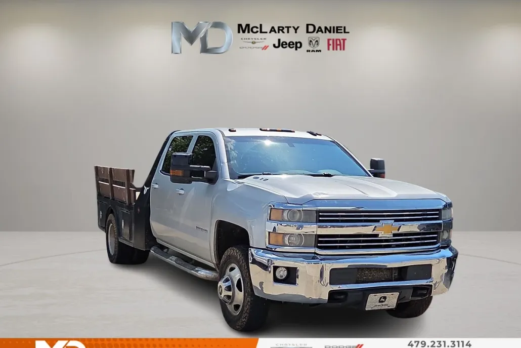 2016 Chevrolet Silverado 3500HD LT photo 1
