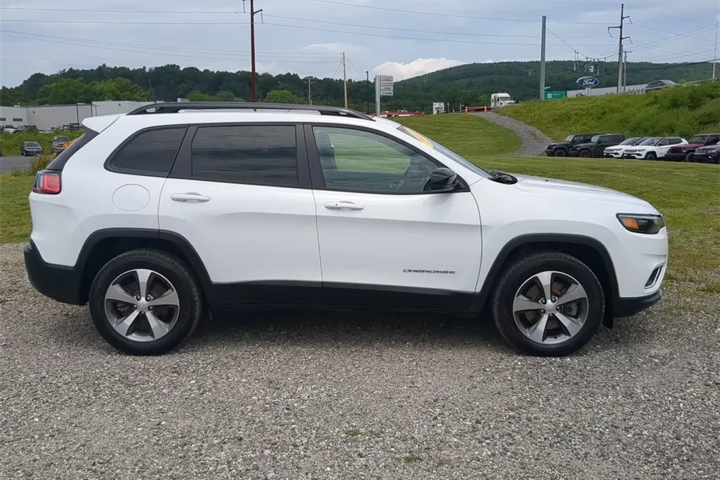 2022 Jeep Cherokee Limited photo 1