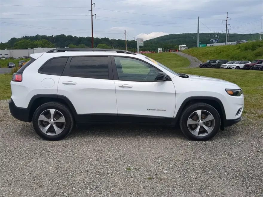 2022 Jeep Cherokee Limited photo 1