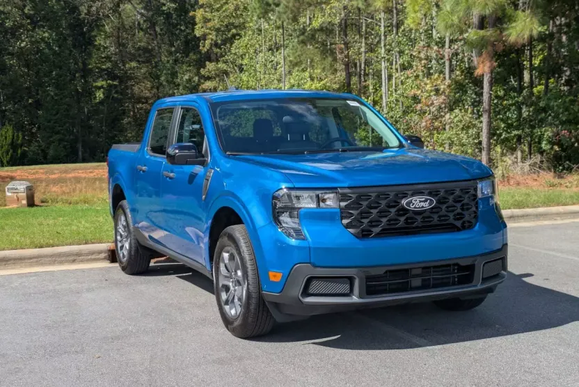 2025 Ford Maverick XLT photo 1