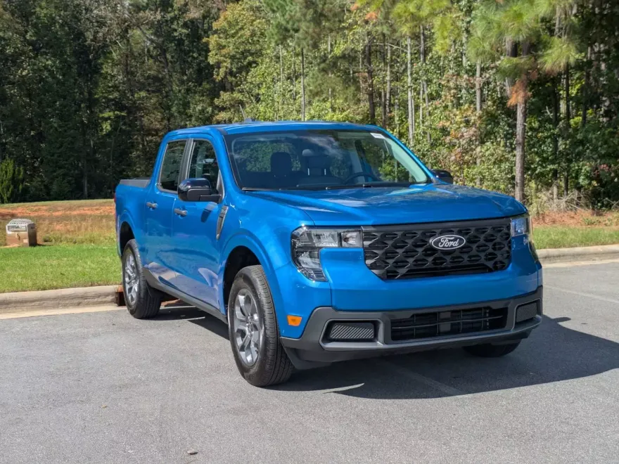 2025 Ford Maverick XLT photo 1