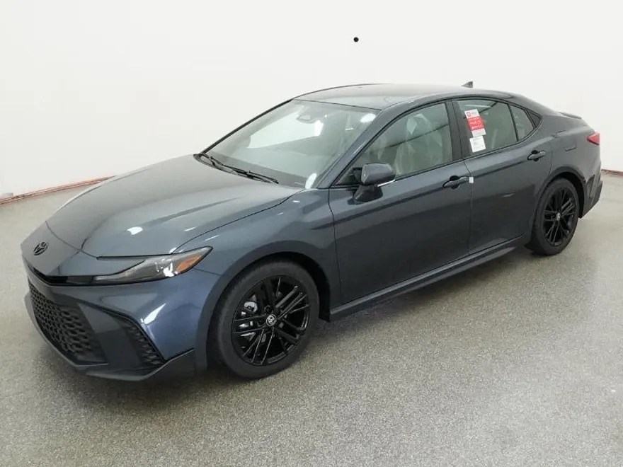 2026 Toyota Camry SE photo 1