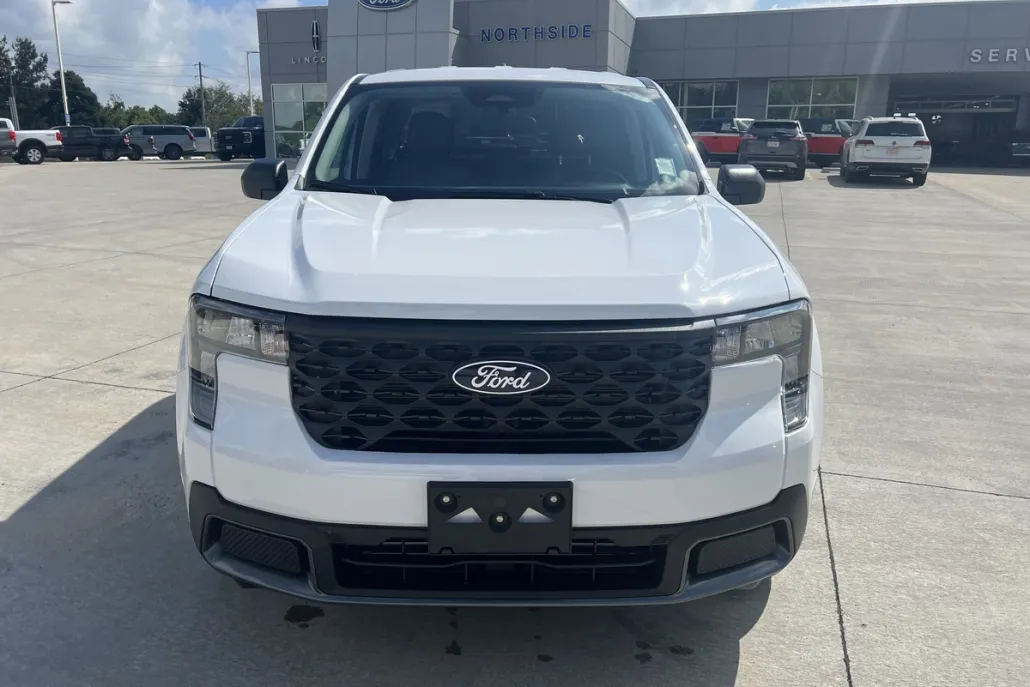2025 Ford Maverick XLT photo 1
