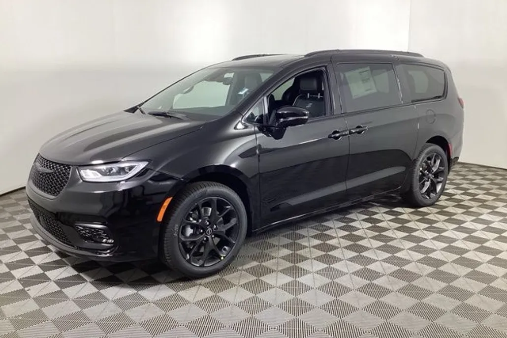 2025 Chrysler Pacifica Limited photo 1