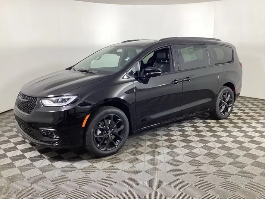 2025 Chrysler Pacifica Limited photo 1
