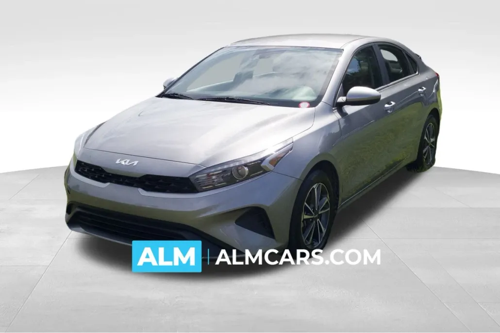 2024 Kia Forte LXS photo 1