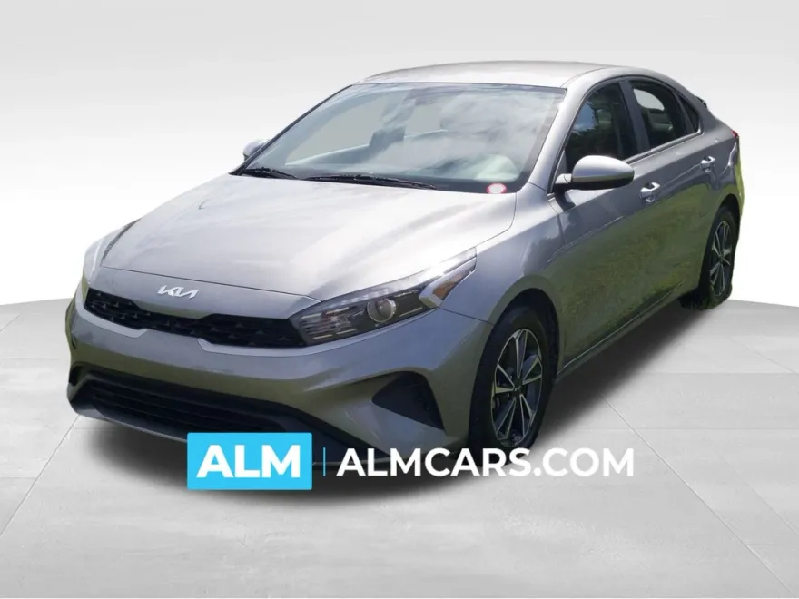 2024 Kia Forte LXS photo 1