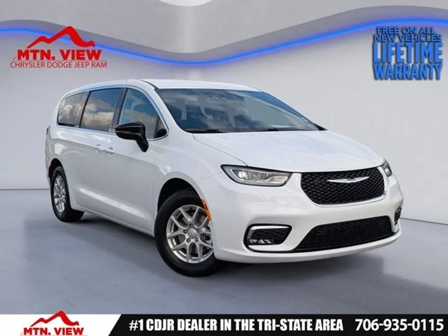 2026 Chrysler Pacifica photo 1