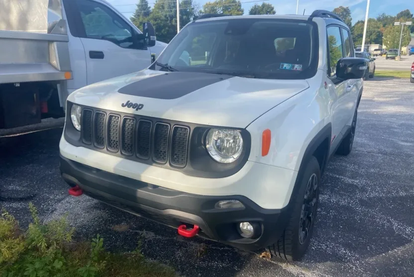 2023 Jeep Renegade Trailhawk photo 1