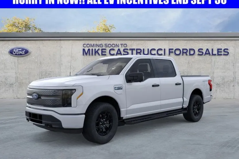 2025 Ford F-150 Lightning XLT photo 1