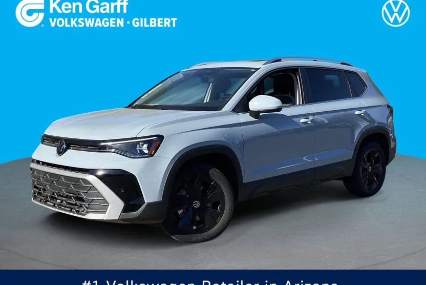 2025 Volkswagen Taos SE photo 1