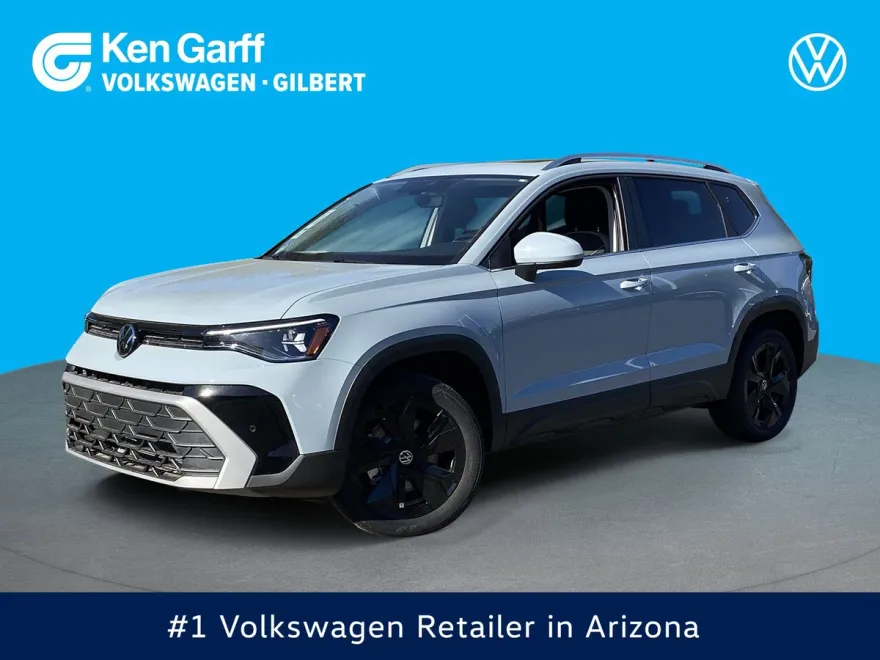 2025 Volkswagen Taos SE photo 1