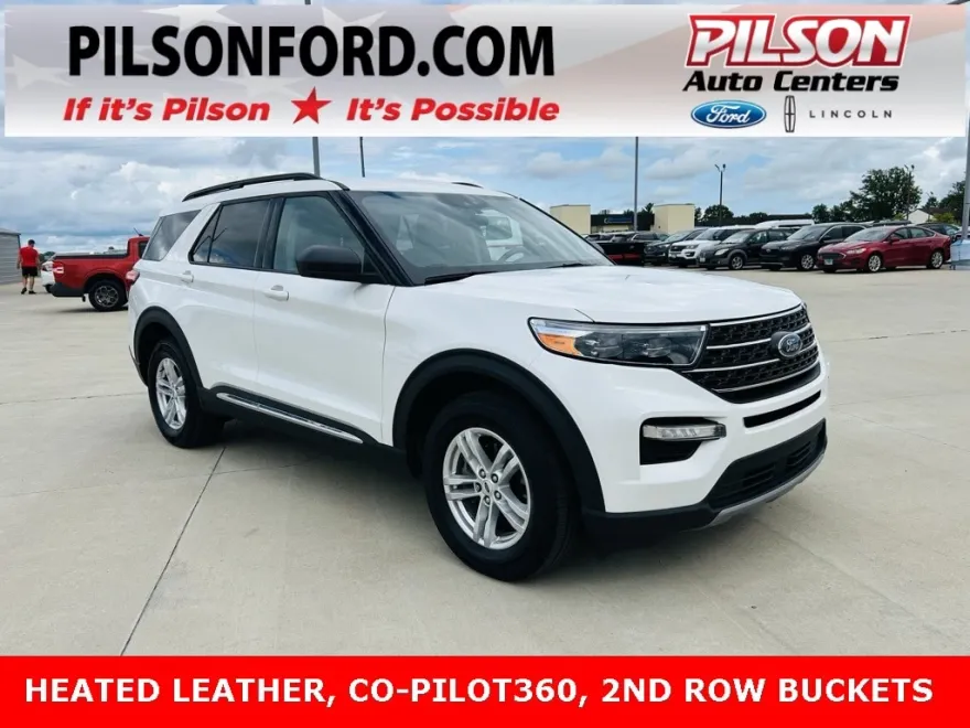 2023 Ford Explorer XLT photo 1