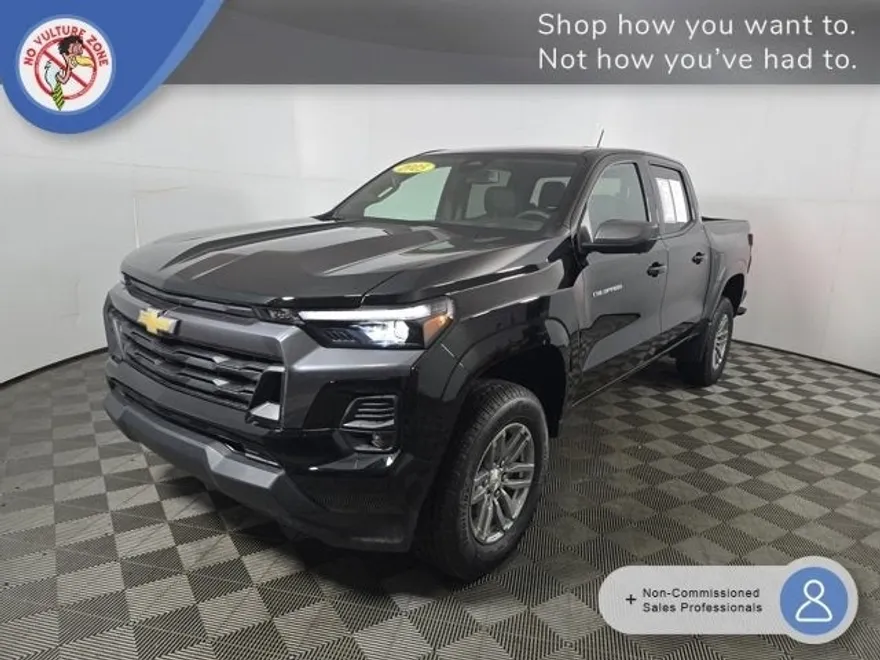 2025 Chevrolet Colorado Work Truck LT photo 1