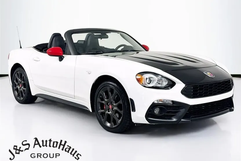 2018 Fiat 124 Spider Abarth photo 1