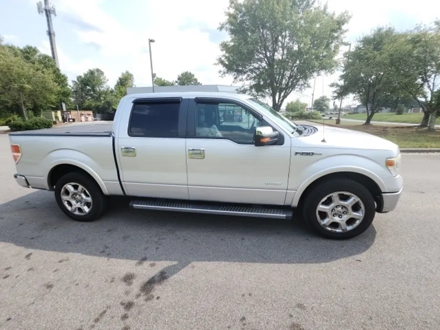 2013 Ford F-150 Lariat photo 1