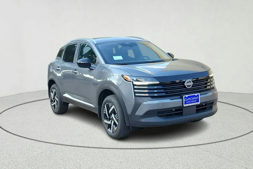 2025 Nissan Kicks SV photo 1