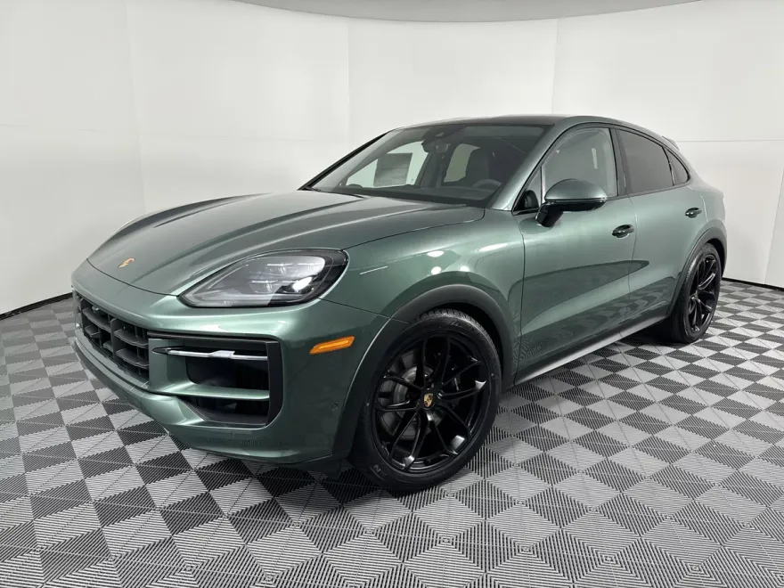 2025 Porsche Cayenne Coupe GTS photo 1