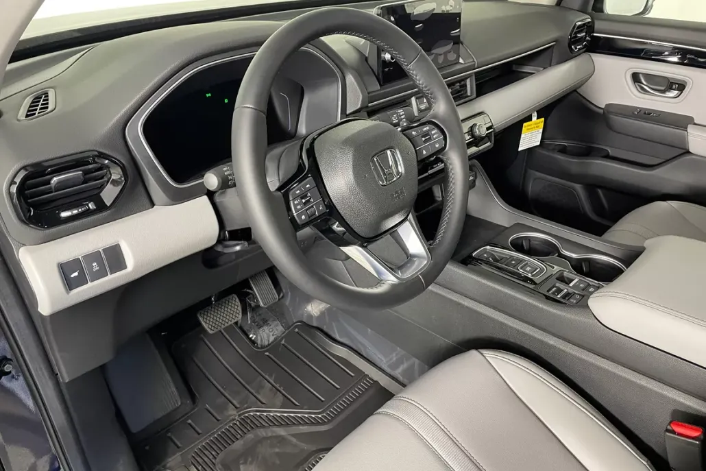 2025 Honda Pilot Touring photo 1