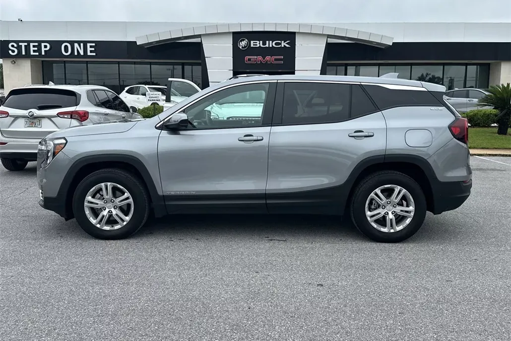 2024 Gmc Terrain SLE photo 1