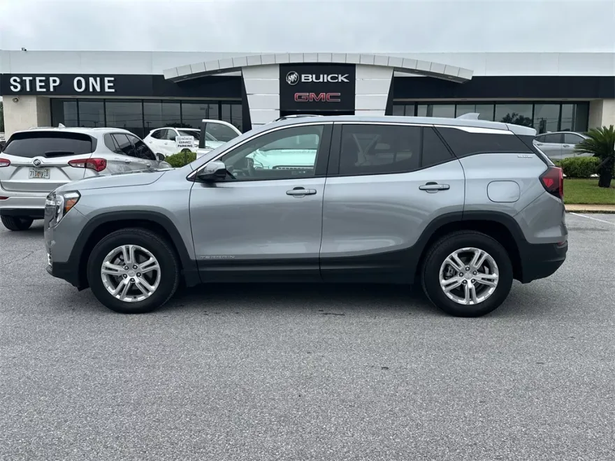 2024 Gmc Terrain SLE photo 1