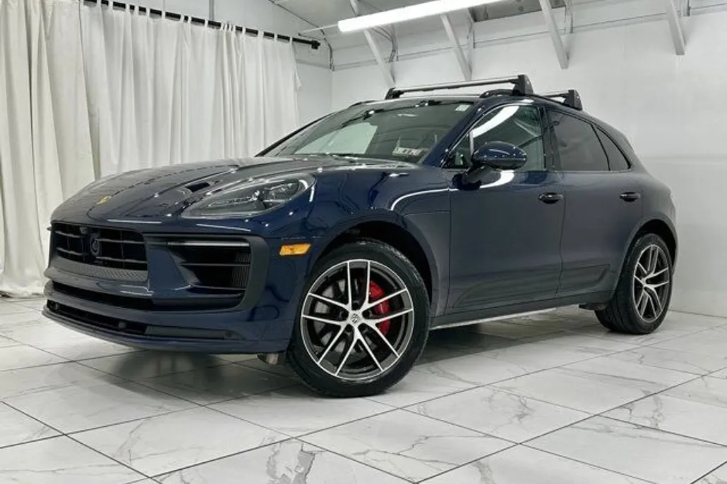 2023 Porsche Macan S photo 1