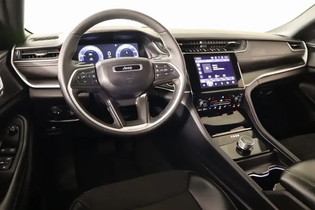 2024 Jeep Grand Cherokee Altitude photo 1