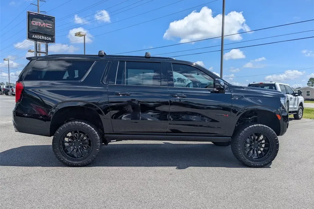 2024 Gmc Yukon XL AT4 photo 1