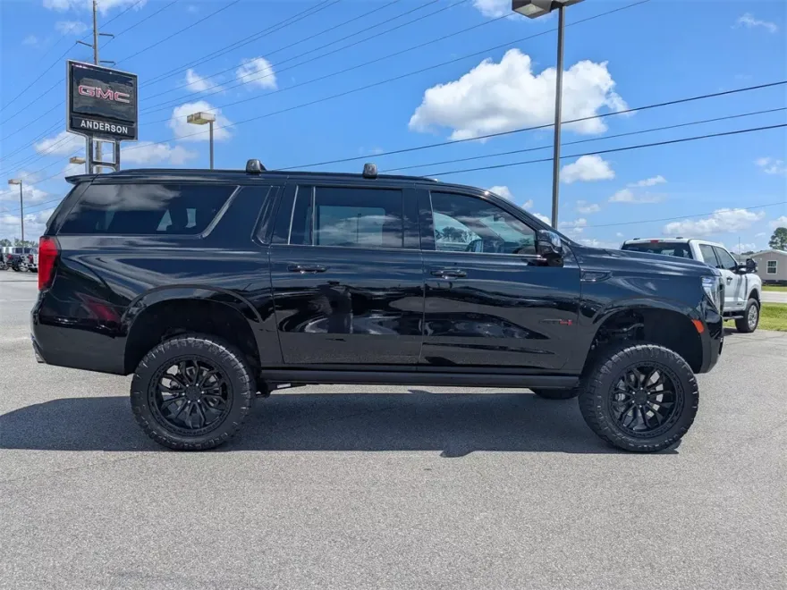 2024 Gmc Yukon XL AT4 photo 1